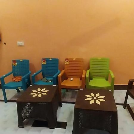 Aadi Shakti Bhawan Hotel Ayodhya Kültér fotó