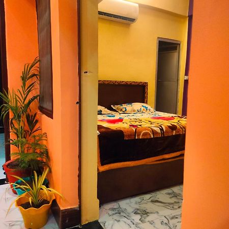 Aadi Shakti Bhawan Hotel Ayodhya Kültér fotó