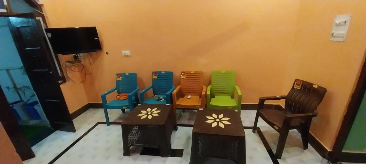 Aadi Shakti Bhawan Hotel Ayodhya Kültér fotó